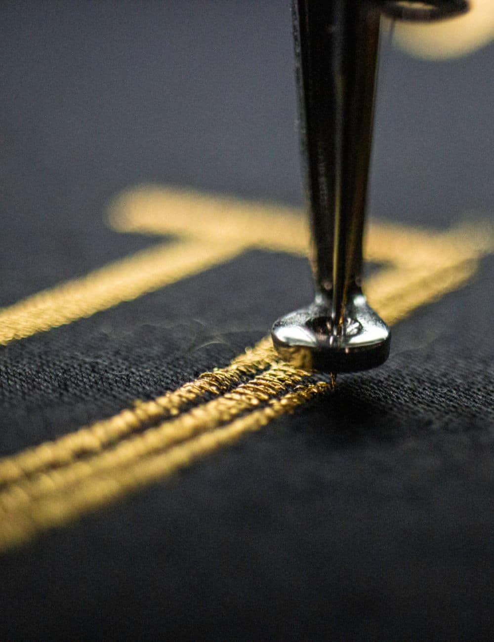 Atelier VANGART — broderie au fil d'or