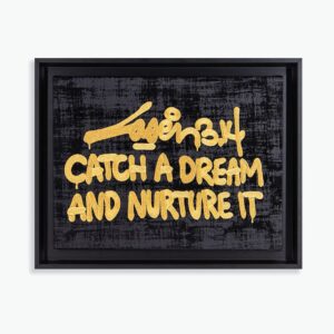 Packshot de l'œuvre "Catch A Dream And Nurture It" de Laser 3.14, 2022. Broderie VANGART or sur tissu velour noir avec dimensions de 36x46 cm et un encadrement de 4,4 cm. Œuvre unique signée et certifiée, réalisée à Lyon, France.
